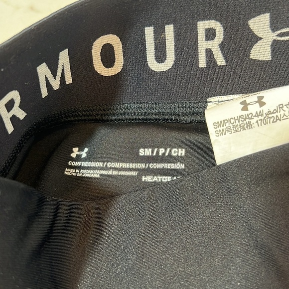 Under armour women compression leggings, heat gear, size S. - Picture 3 of 4